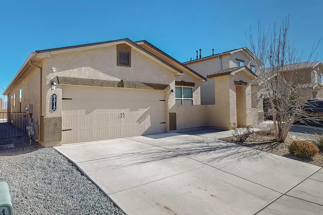 9312 Silver Mesa St NW