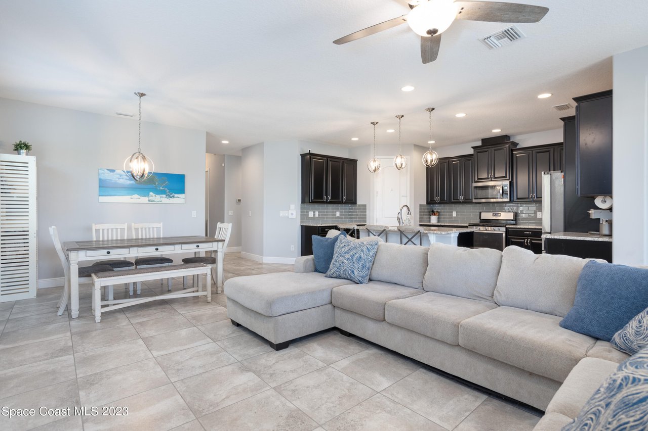 7327 Bluemink Ln