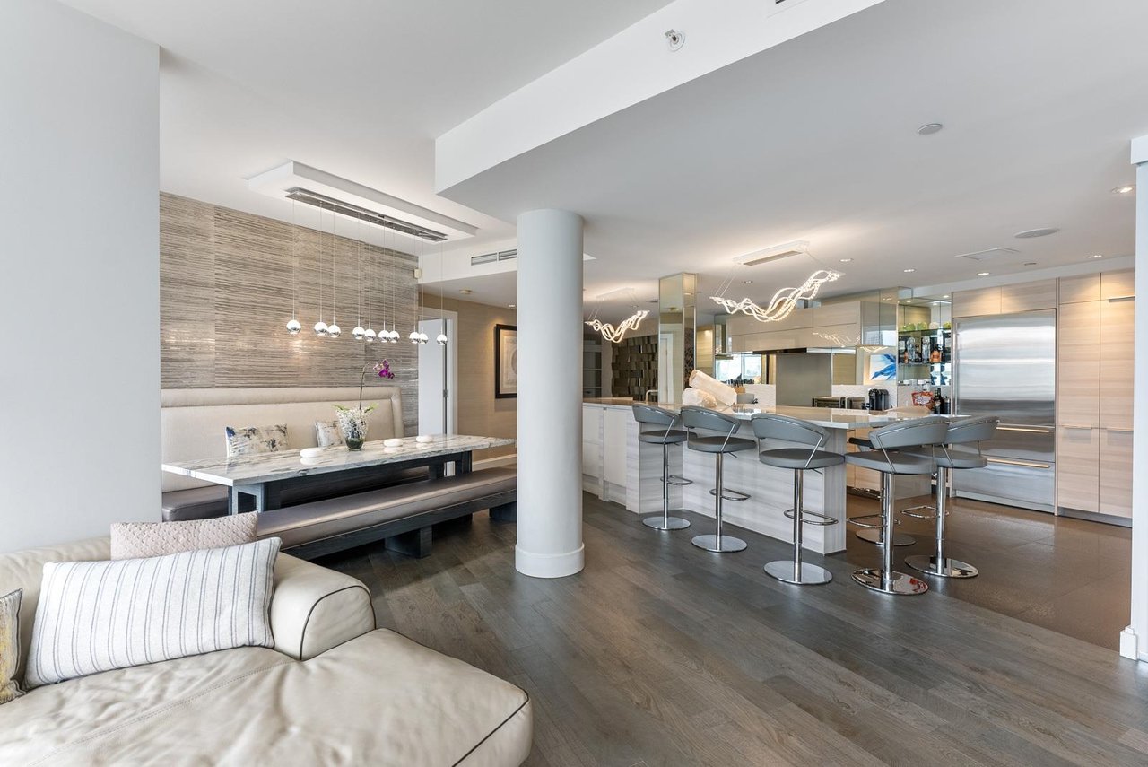302-628 Kinghorne Mews