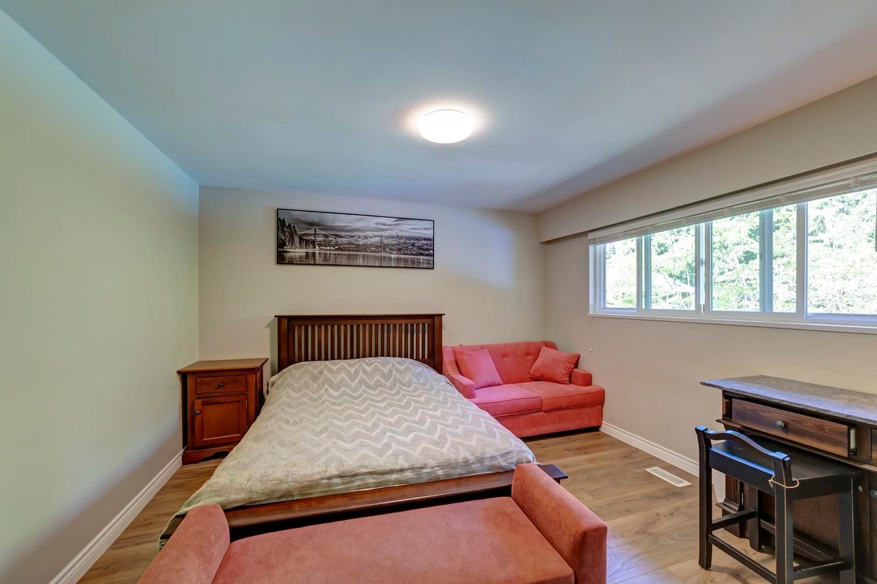 2482 Edgemont Blvd