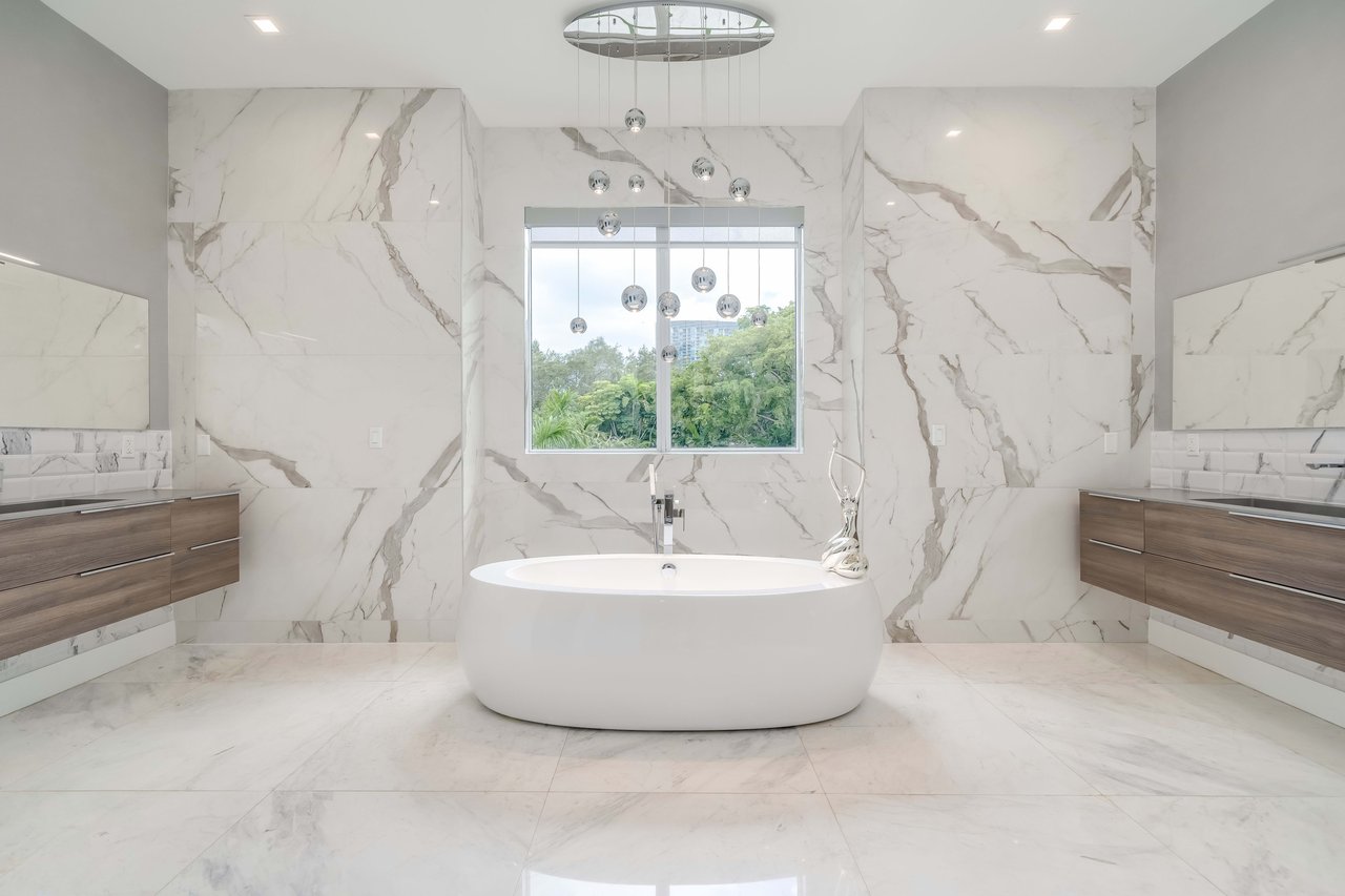 525 Melaleuca Lane