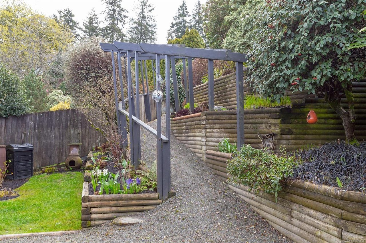 7448 East Saanich Rd, Central Saanich