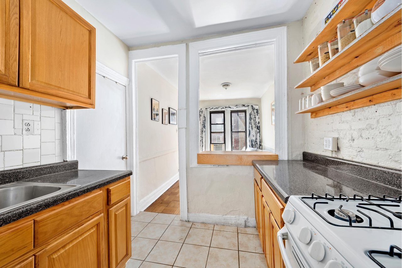 181 Thompson Street Apt #19