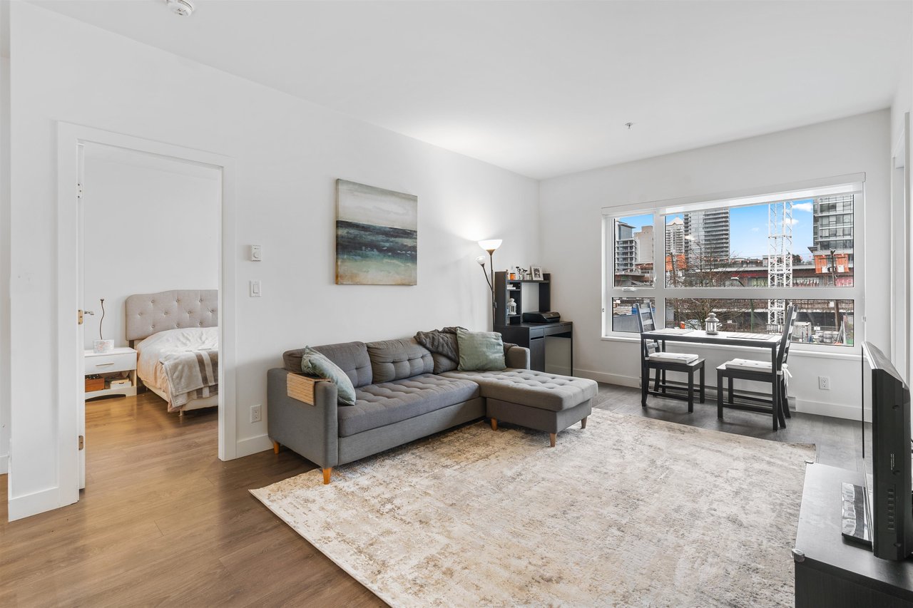 304-4468 Dawson St