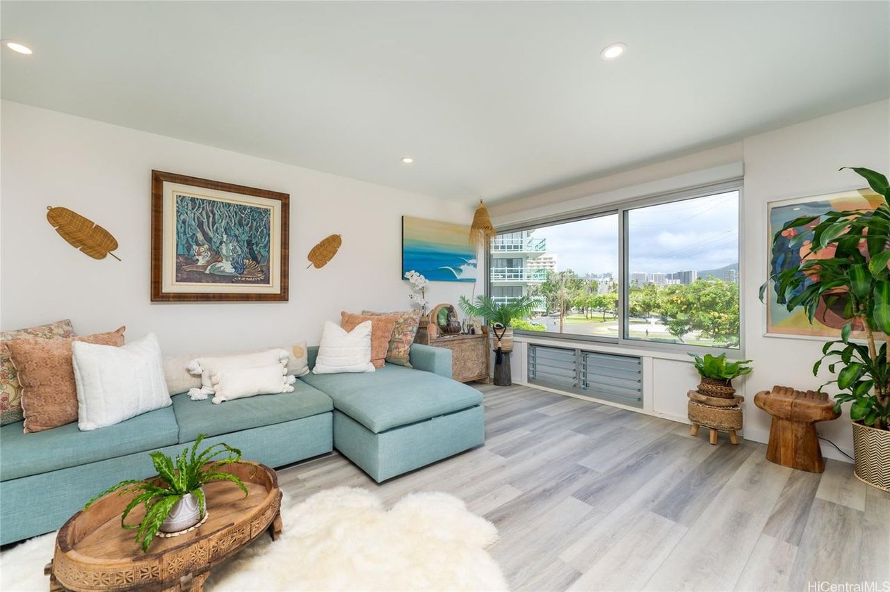 2969 Kalakaua Avenue, Unit 106