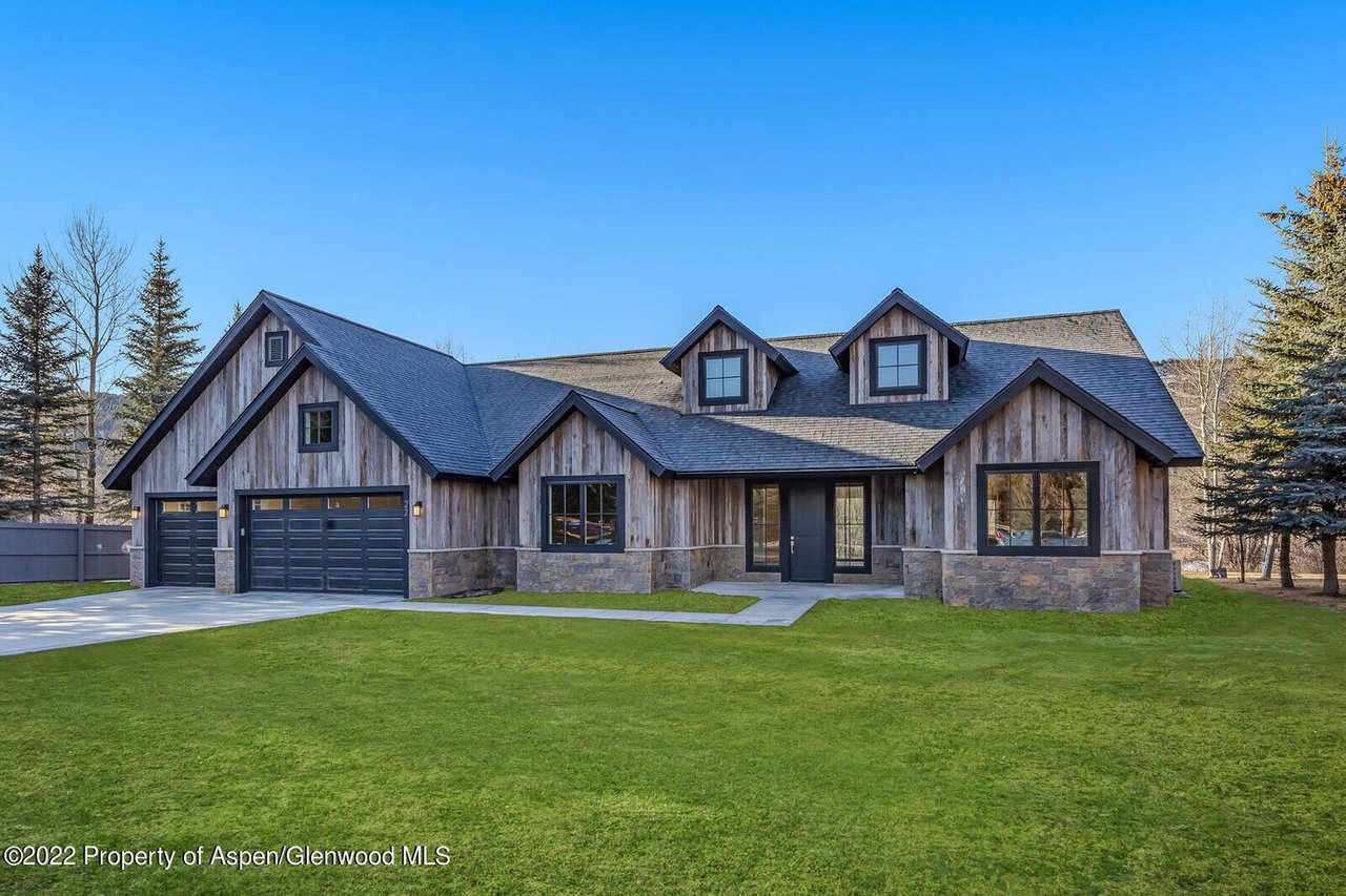 22 Equestrian Way
