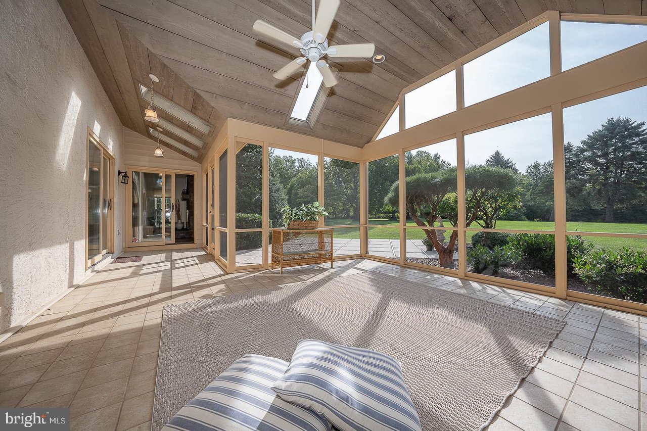 25 Autumn Hill Ln
