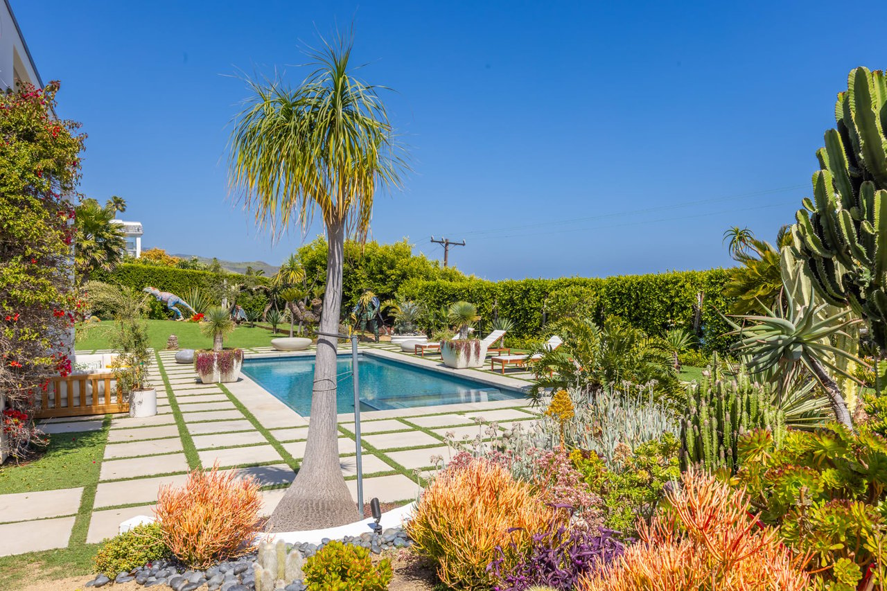 Malibu Luxury 4 BR Home w Pool and Ocean Views