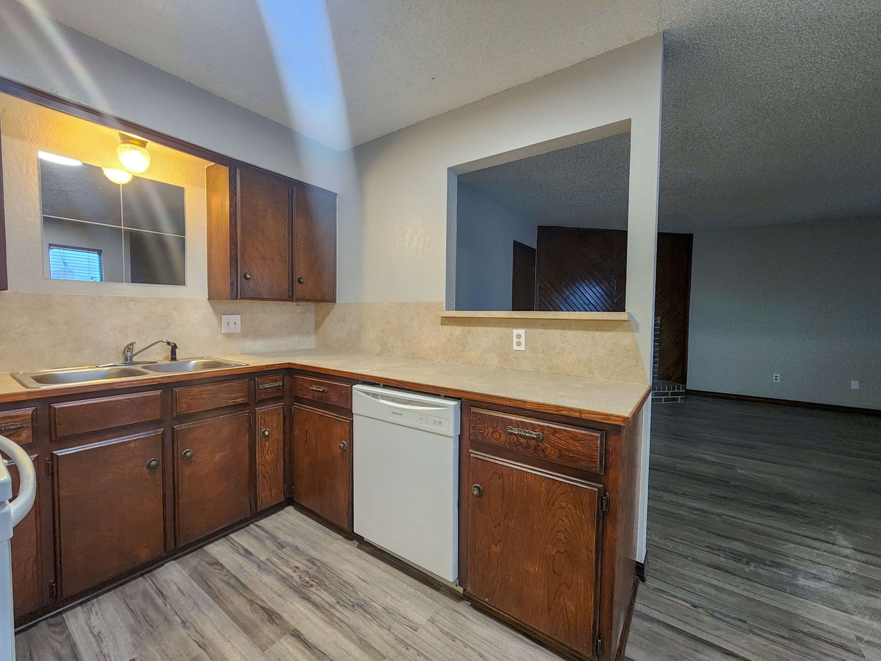 4104 N Market