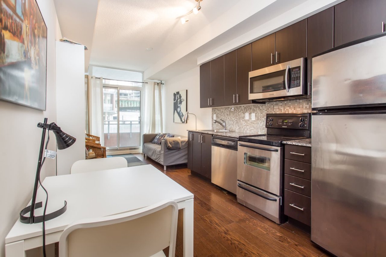15 Bruyeres Mews