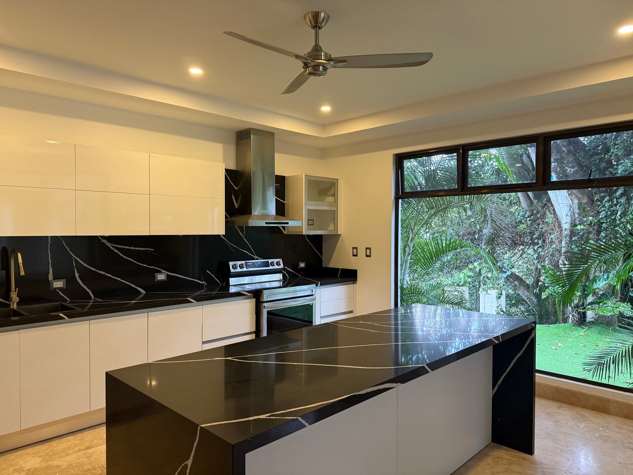 Grand View Luxury Home, Ciudad Colon, San Jose