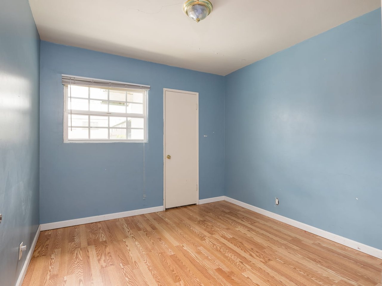 16015 Van Ness Avenue