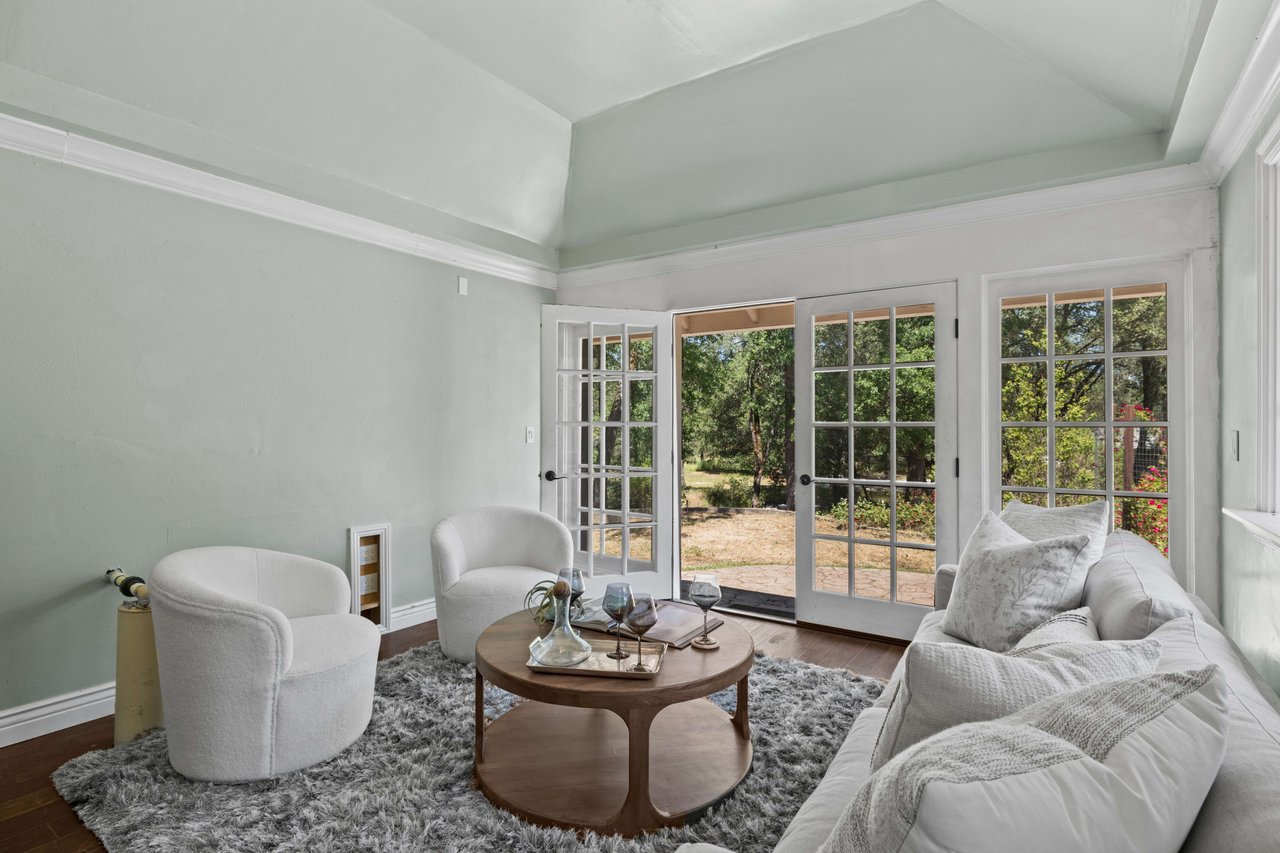 2880 Carlson Drive