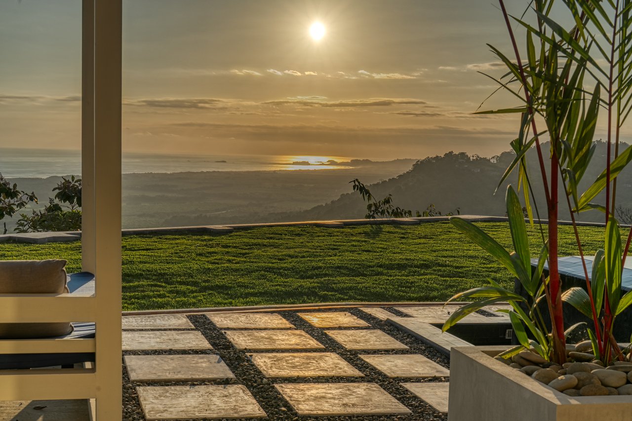 Private Rainforest View Luxury Estate, Dominical, Puntarenas