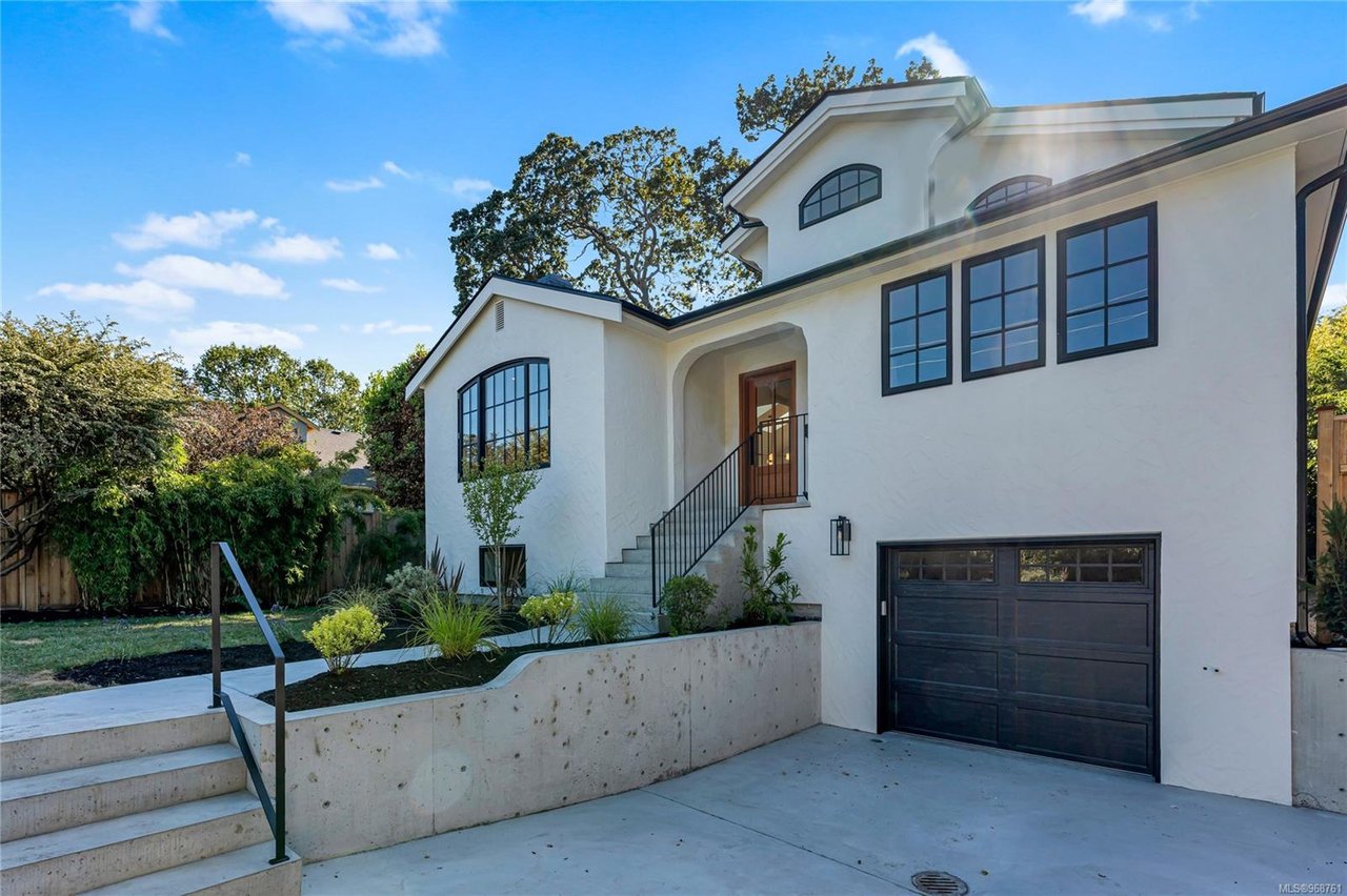 736 Falkland Rd, Oak Bay