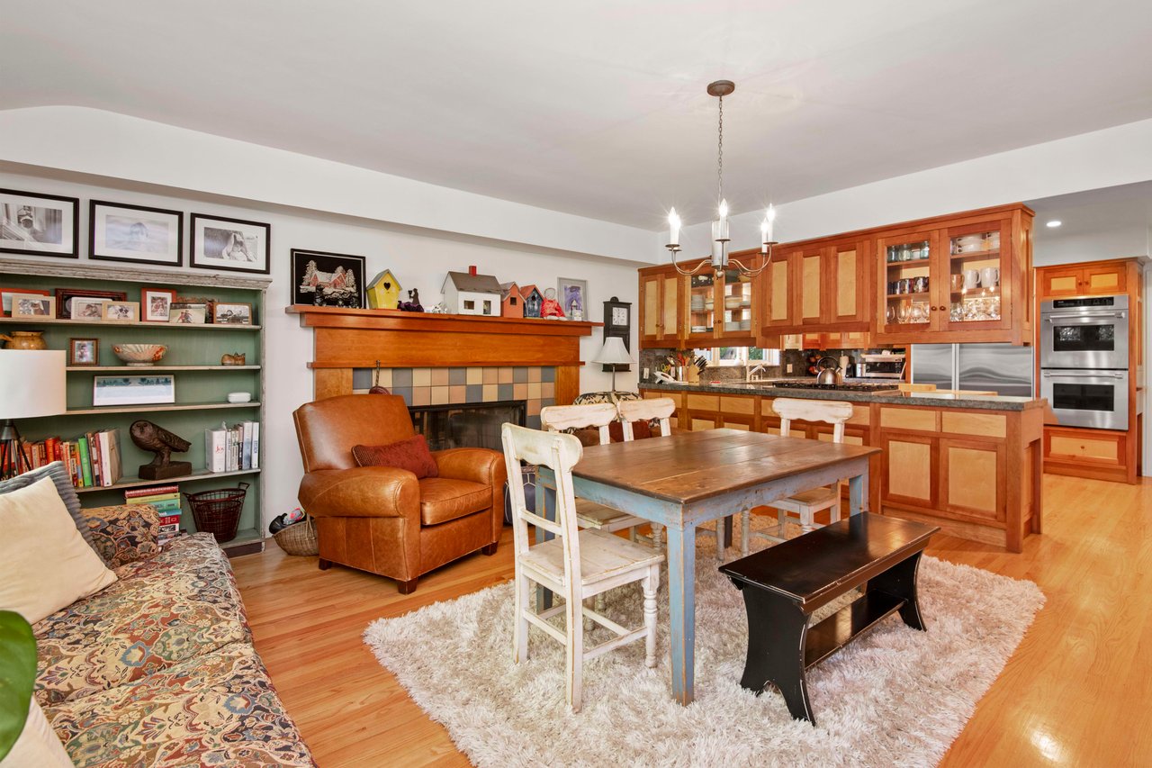 12184 Laurel Terrace Dr
