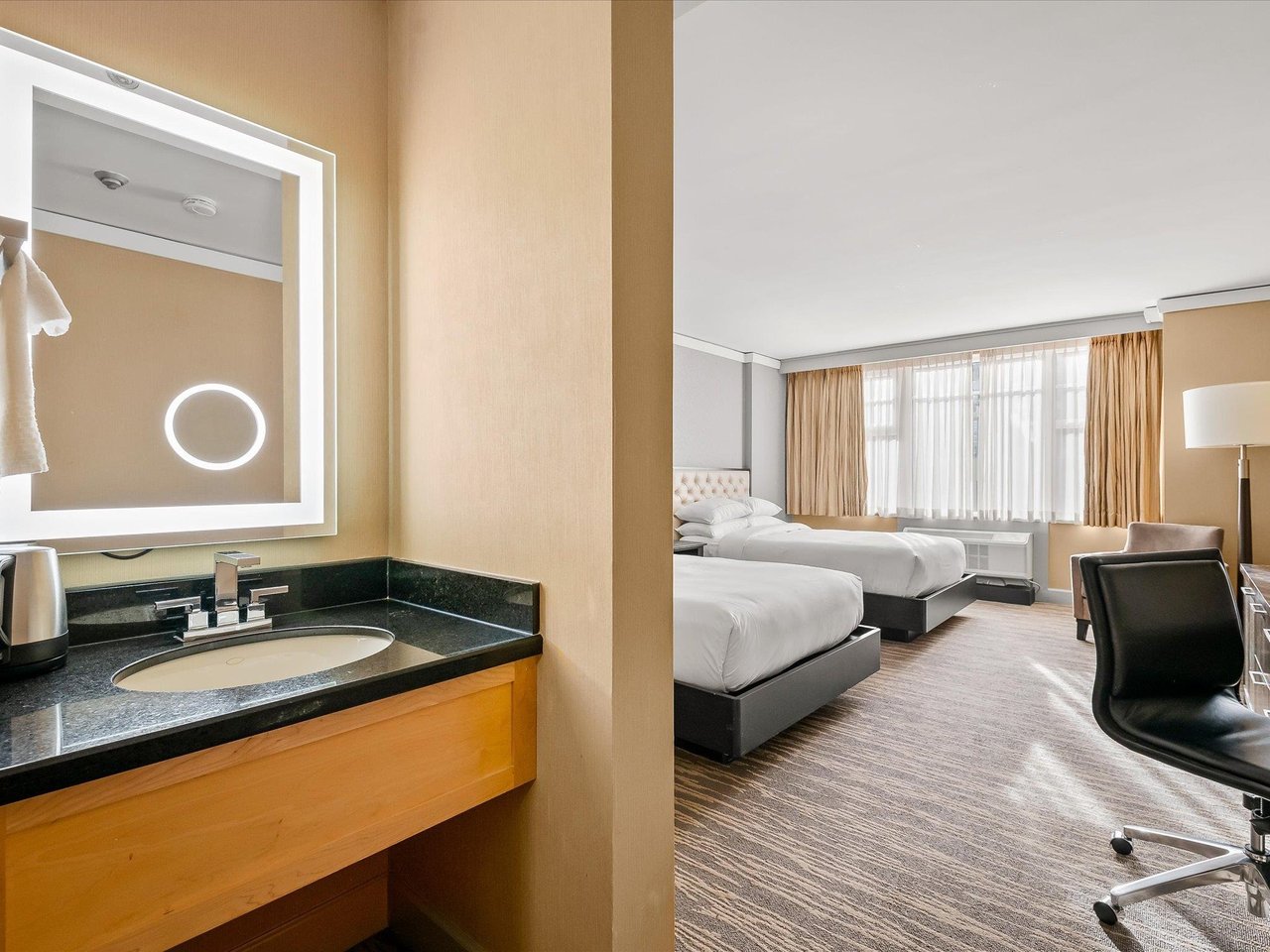 502/504-4050 Whistler Wy