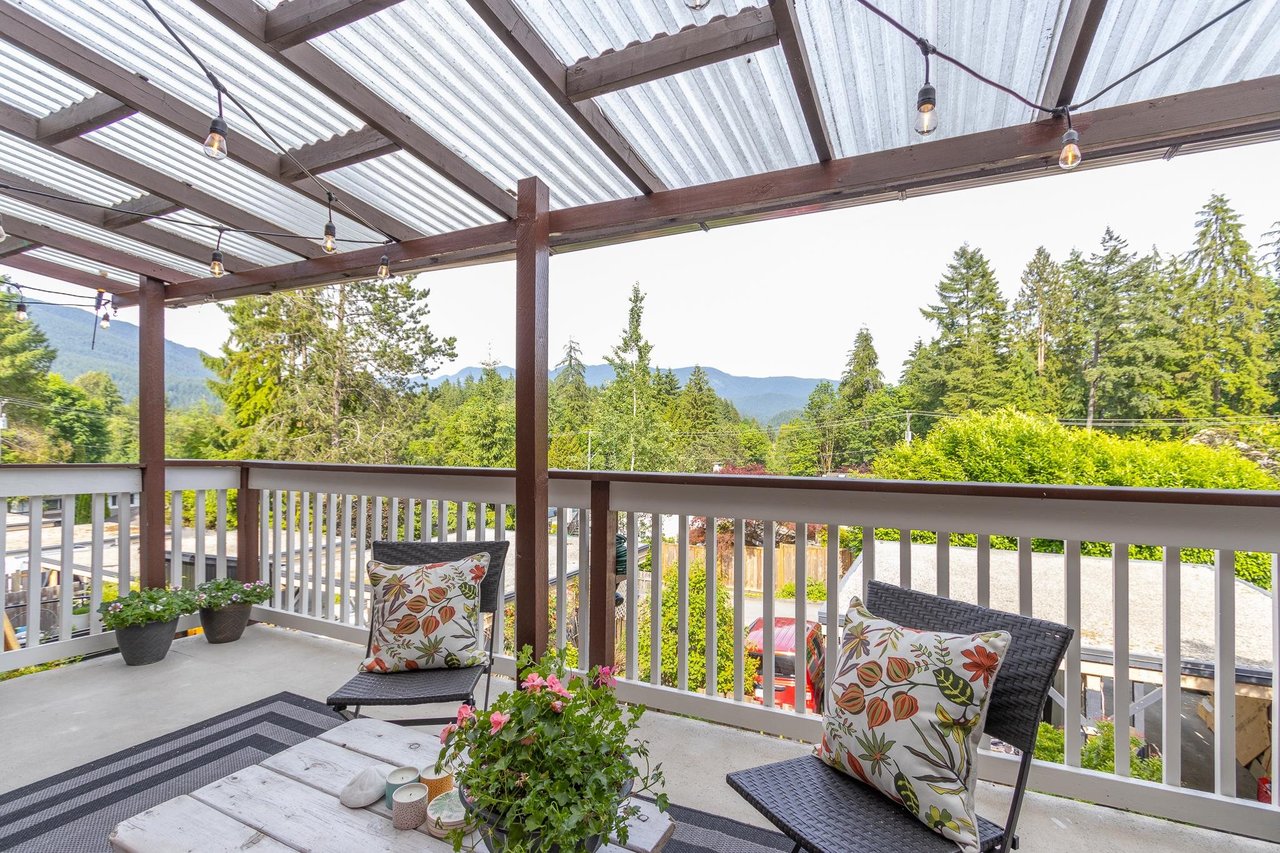 1148 Deep Cove Road, North Vancouver