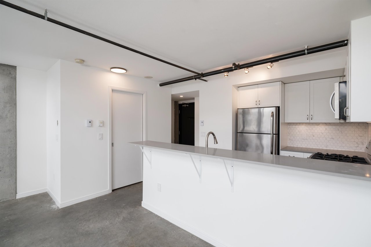 517-428 W 8th Ave