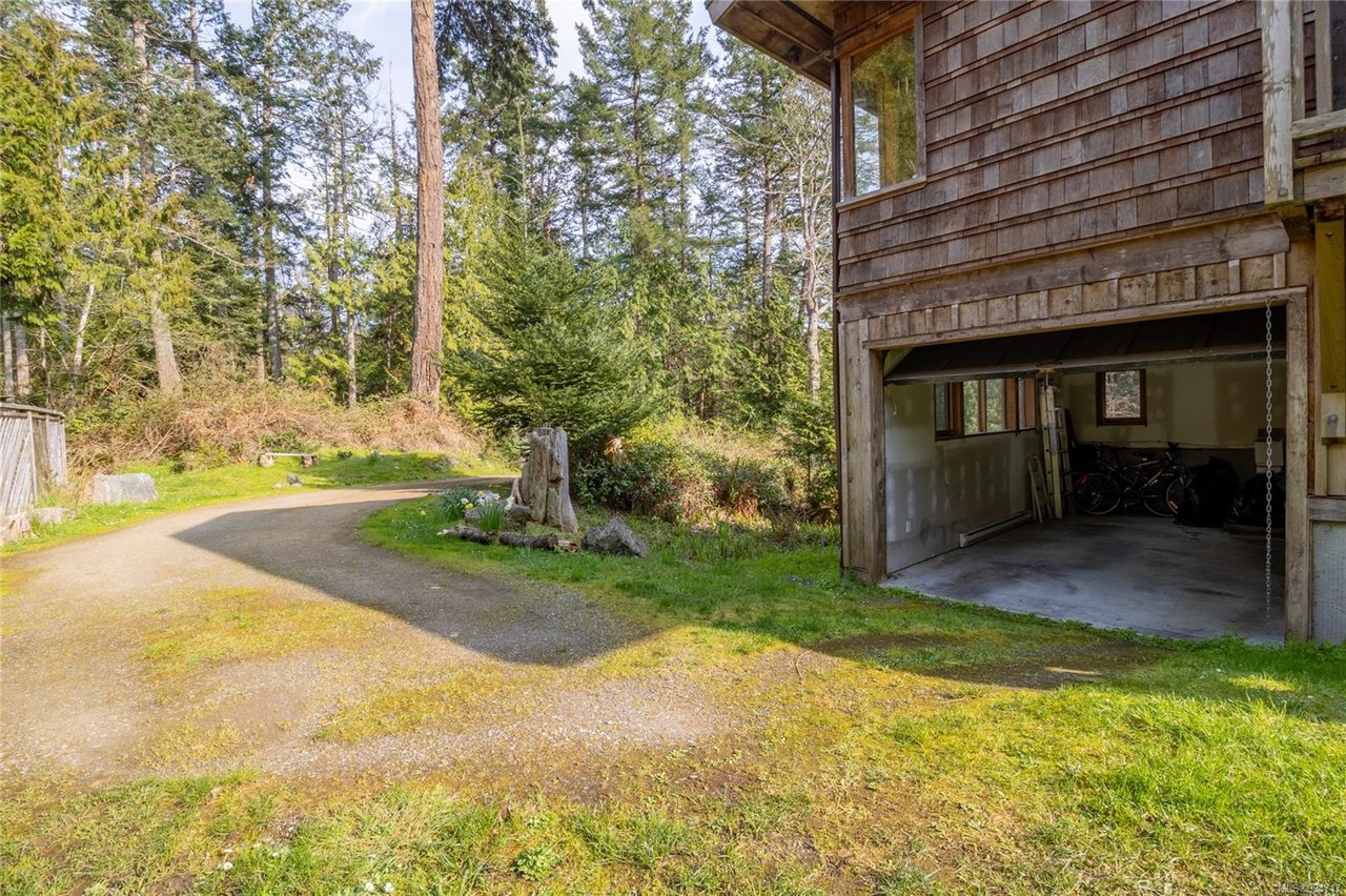 9919 Gowlland Point Rd