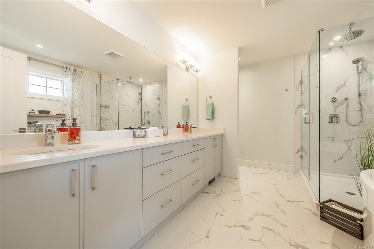 3535 Paperbark Cres
