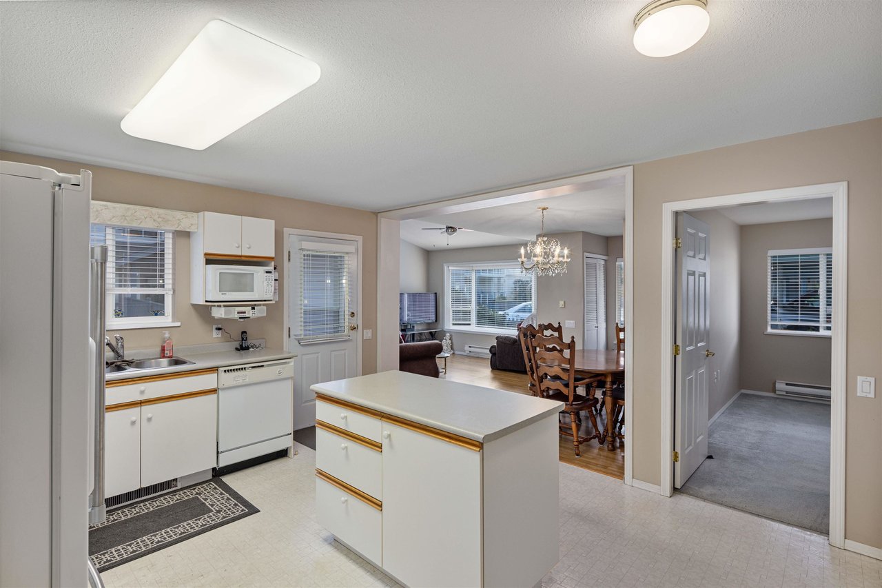 6-1201 Pemberton Ave