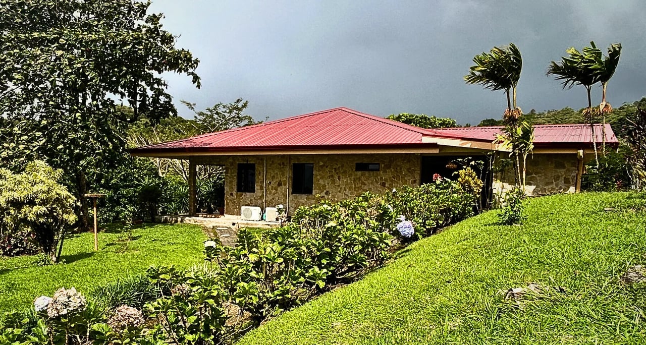 Lake View Home with Guest Casita, Lake Arenal, Alajuela