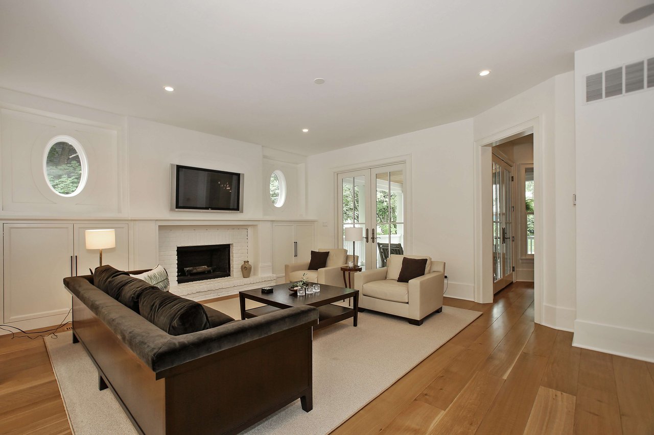 Brilliant Collaboration of Modern Meets Farmhouse