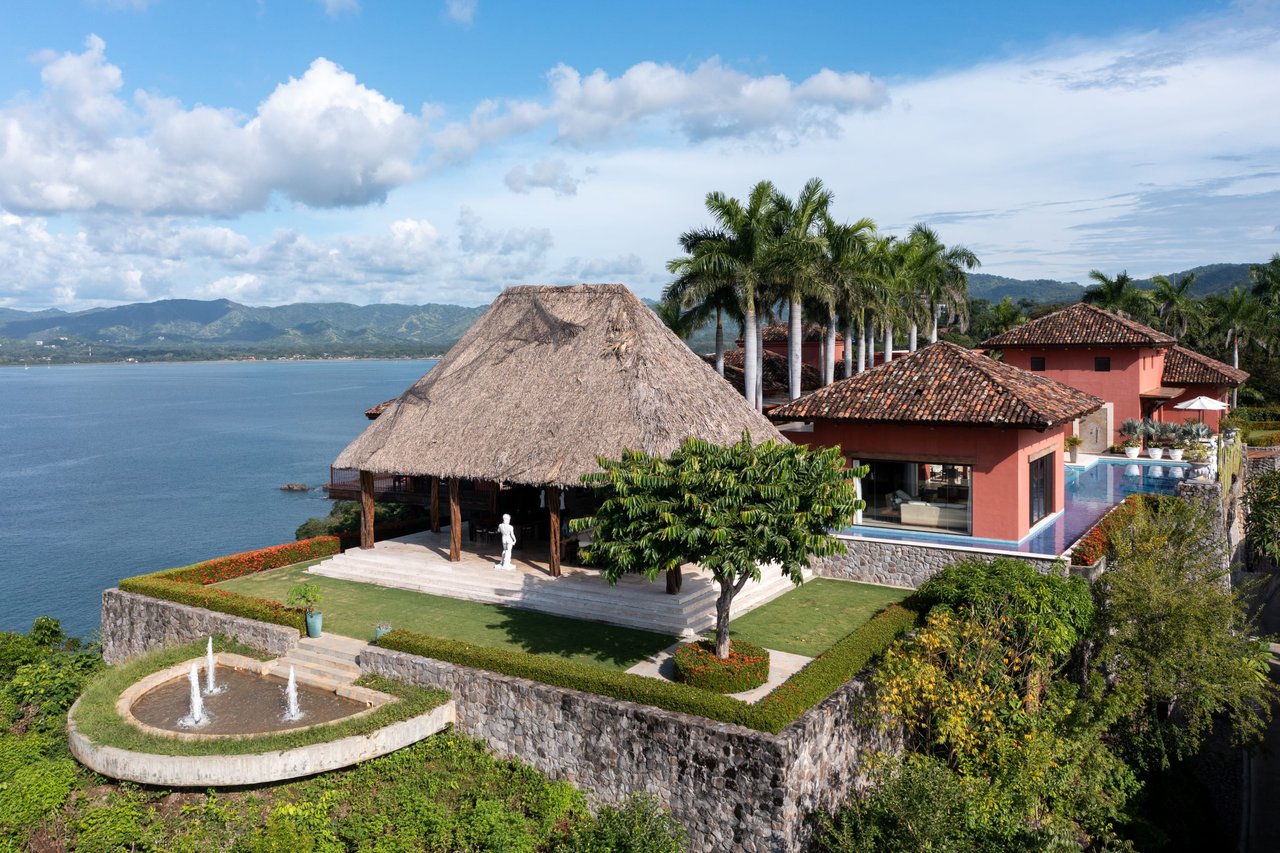 Castello Pacifico in Playa Flamingo