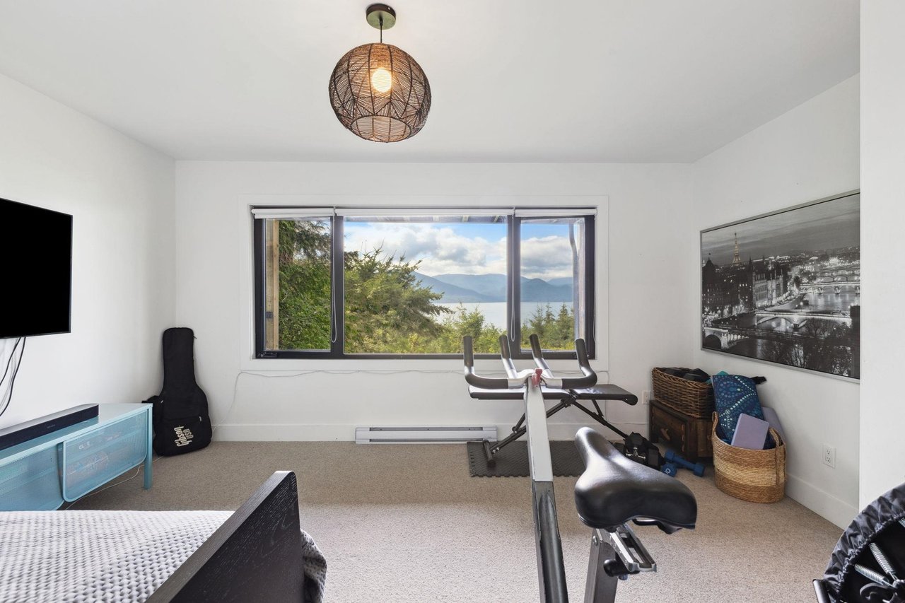 60 Panorama Rd
