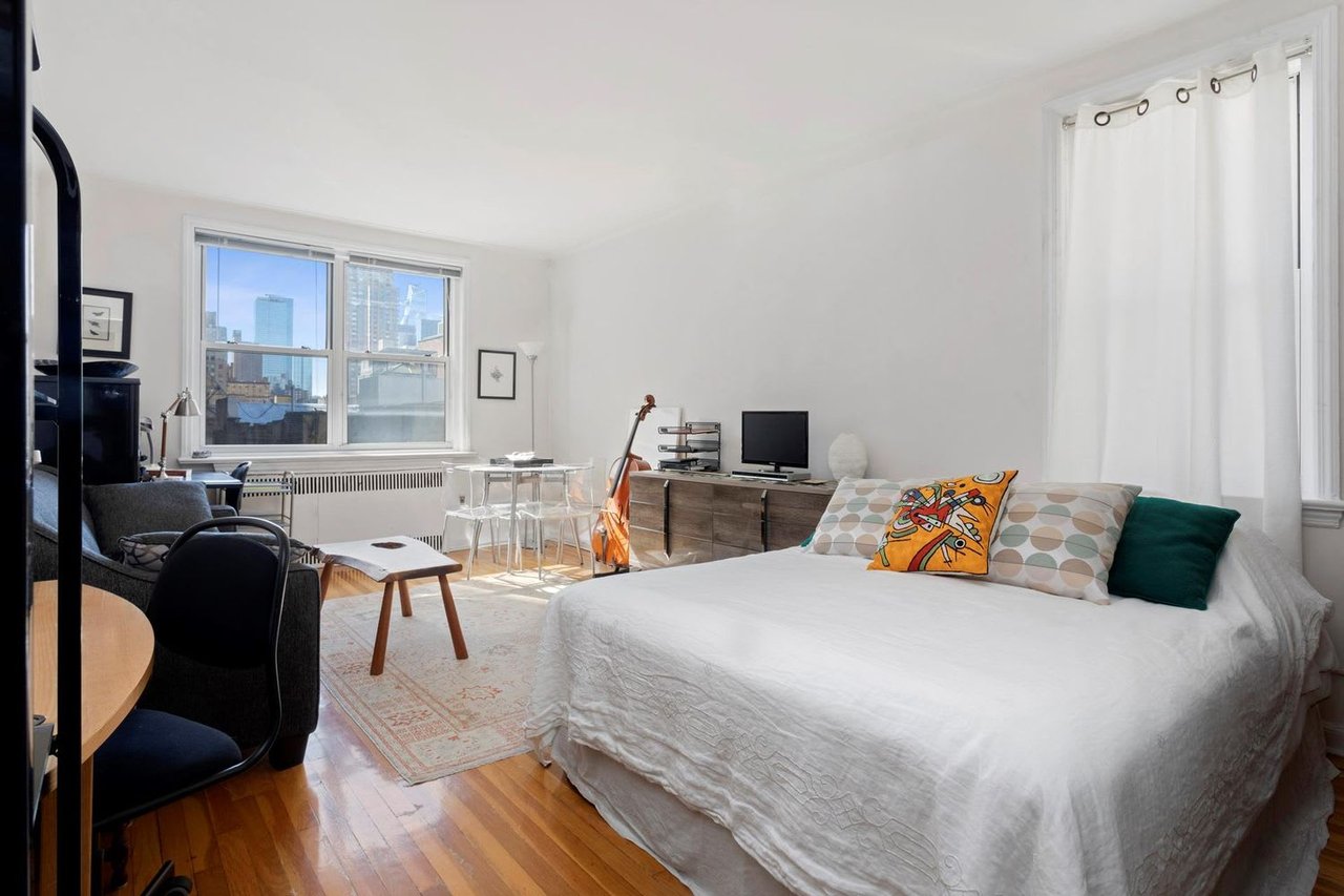 310 W 55th St, Unit 6K