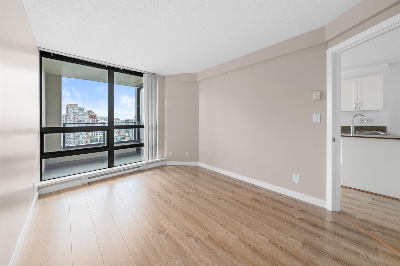 1923-938 Smithe Street, Vancouver