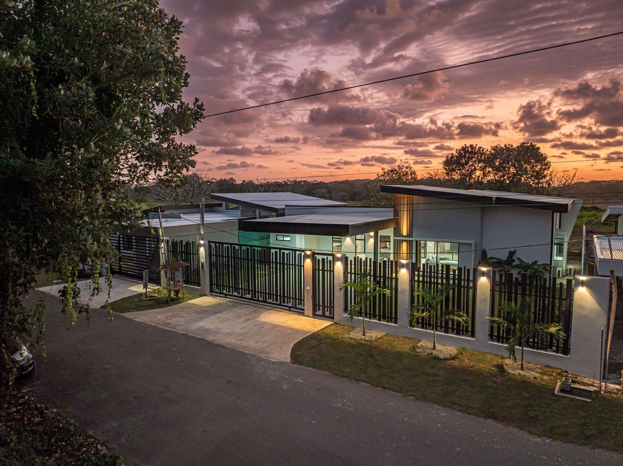 Casa Morfa: Brand New Home in Uvita's Premier Neighborhood