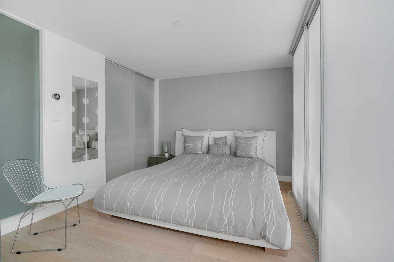 BURNABY LUXURY 