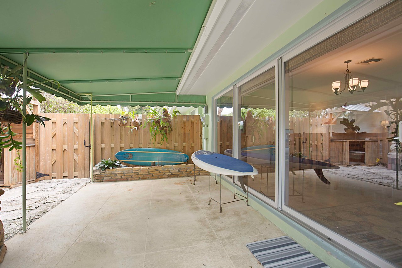 406 Venetian Dr