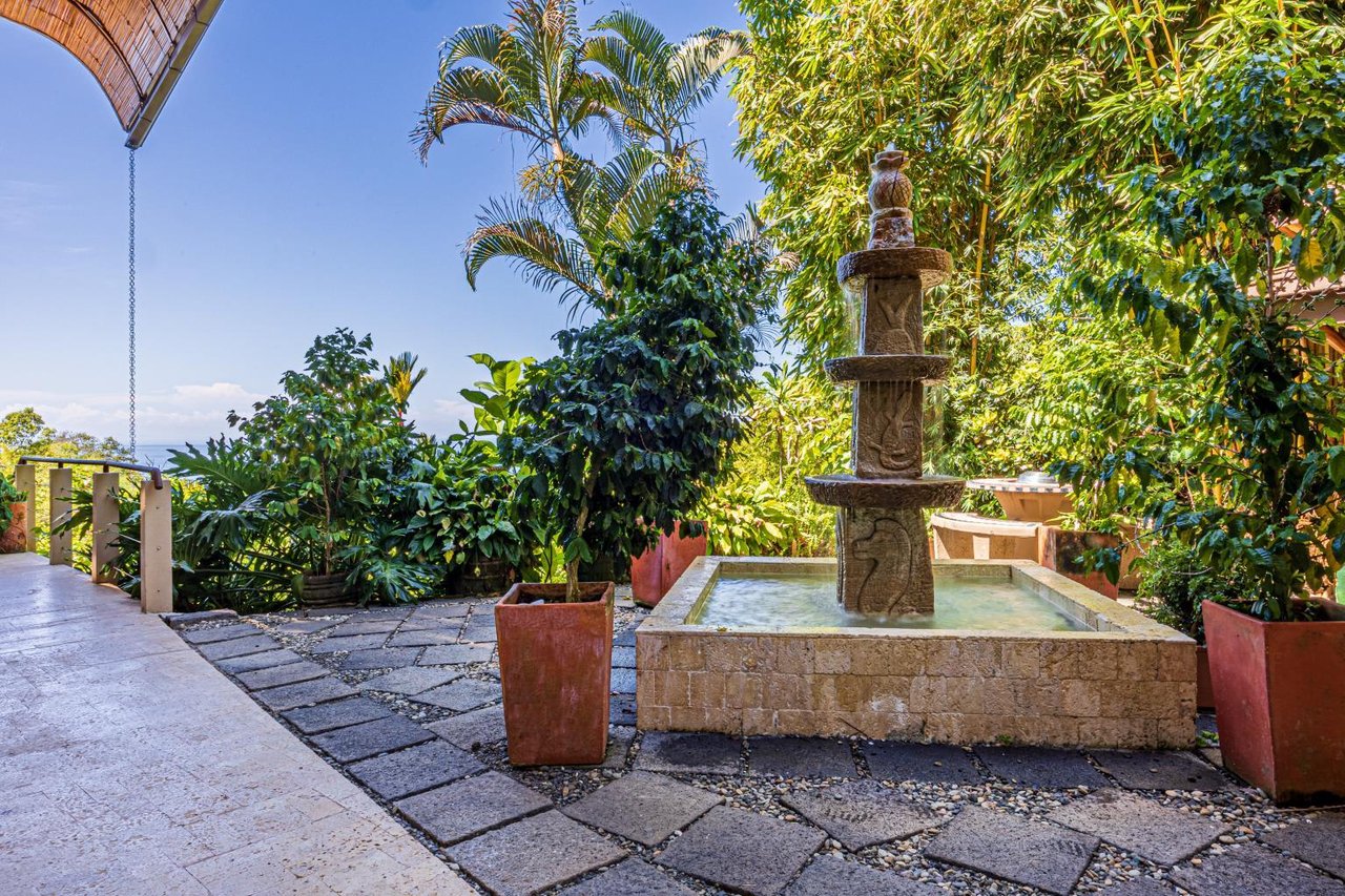 Casa Ramon, Distinguished Tropical Living Near Dominical