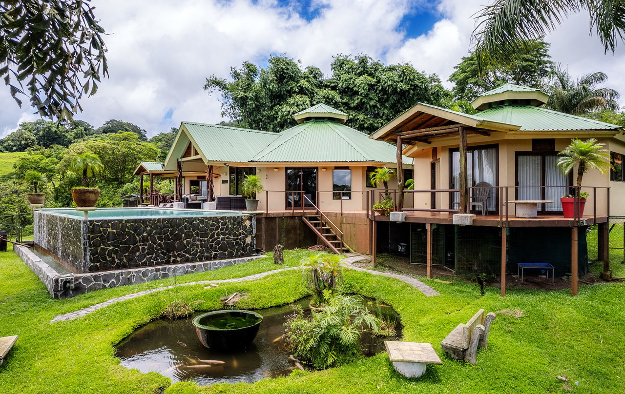 Luxury Lakefront Villa, Lake Arenal, Alajuela