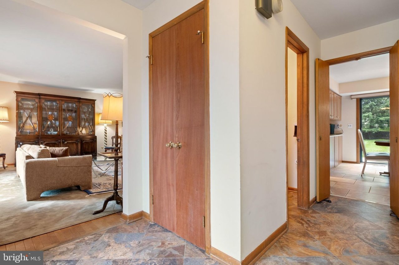 31 Lynne Cir