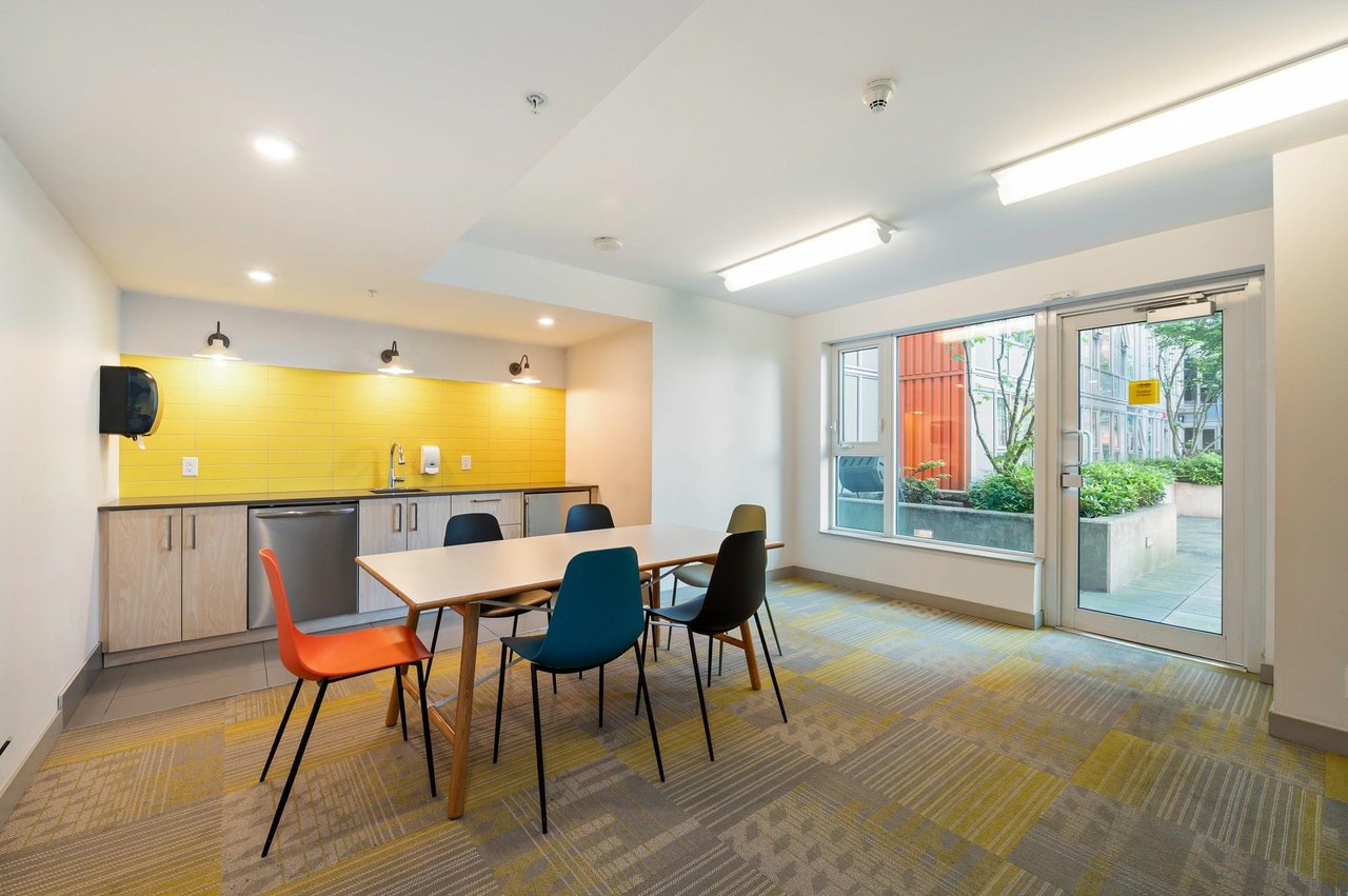 356-955 E Hastings St