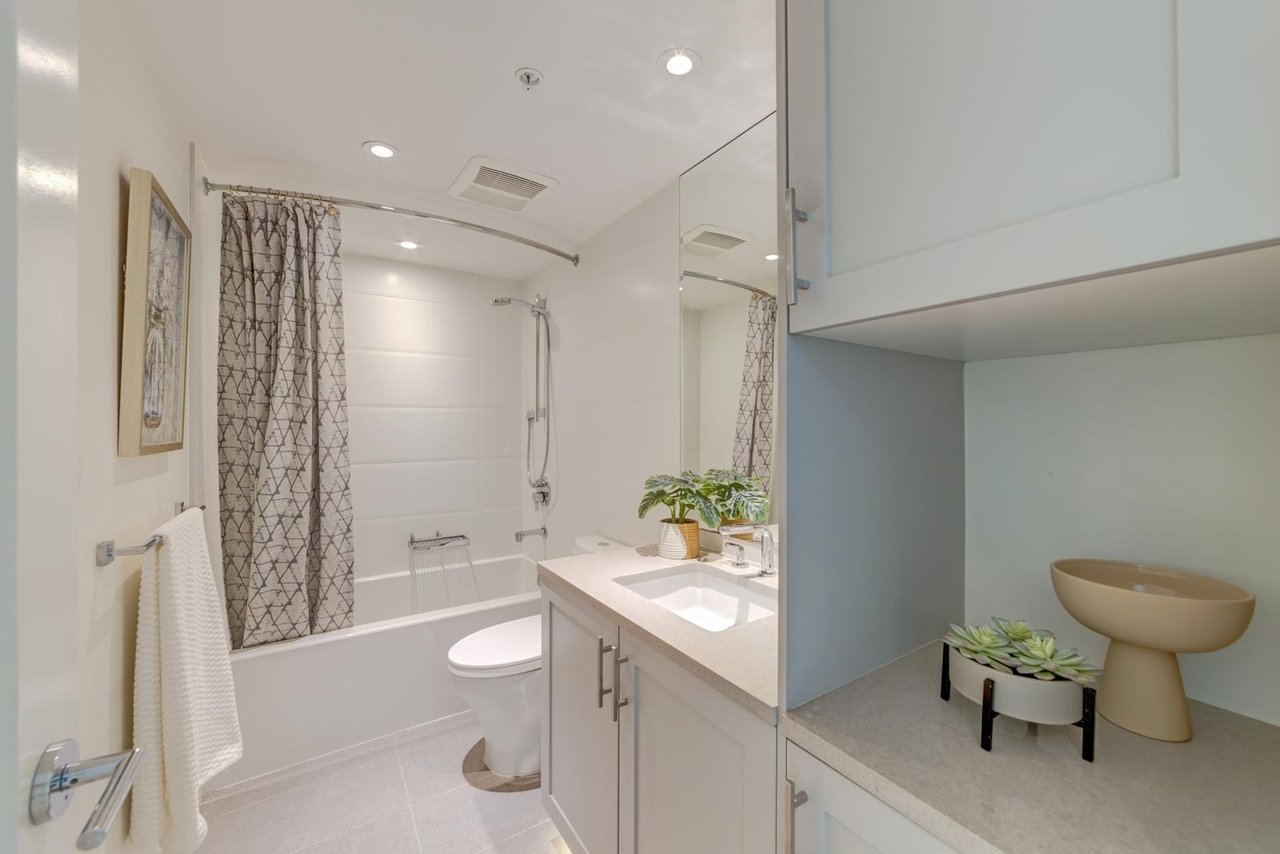 126-525 E 2nd Street, North Vancouver