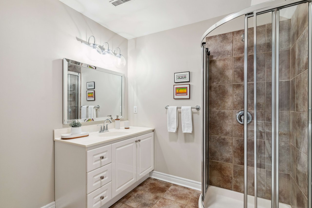 Elegant Living in Glen Abbey