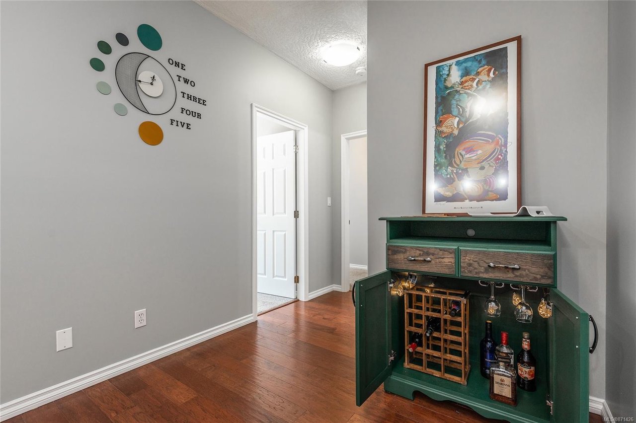 303-2823 Jacklin Rd