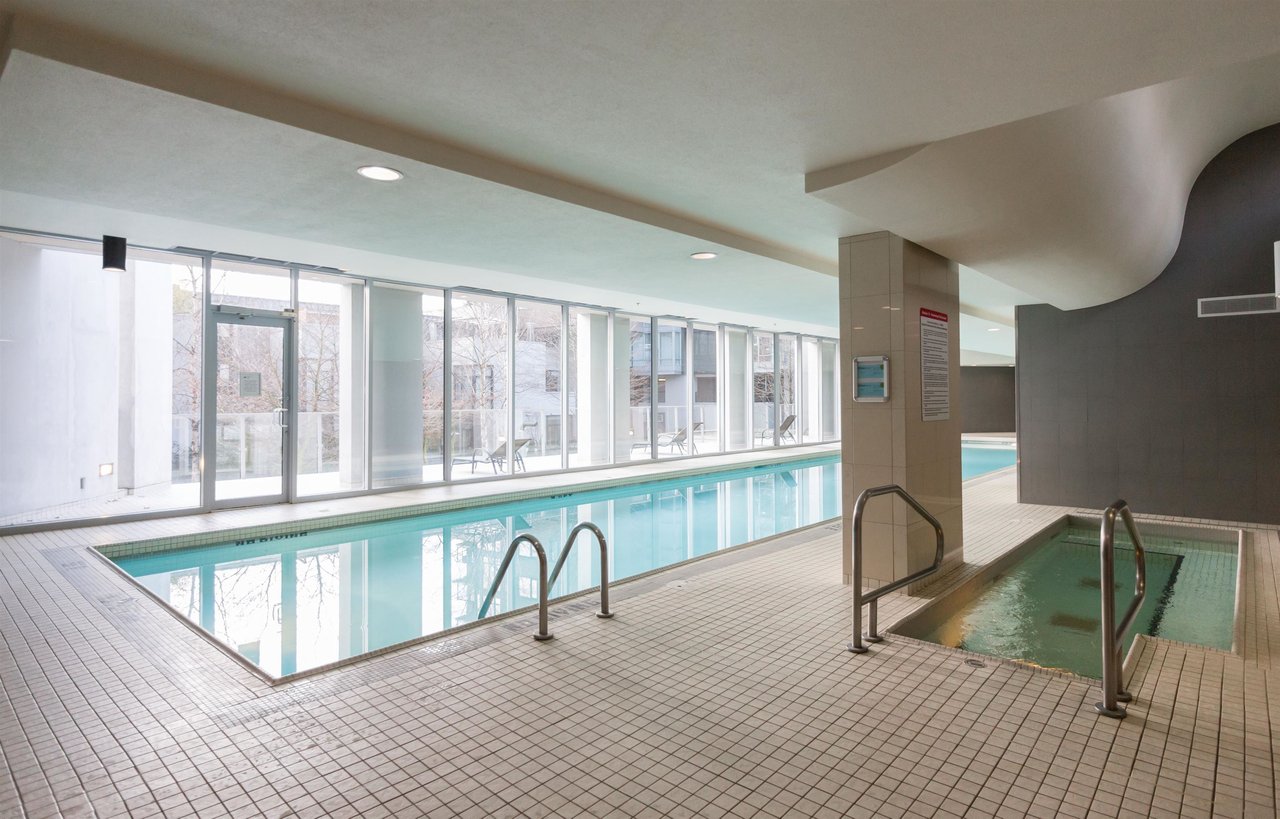 3302-583 Beach Cres