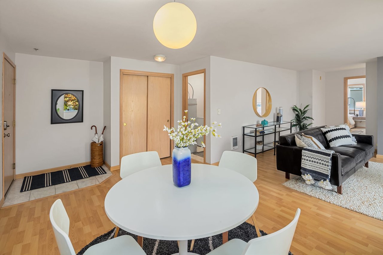 2017 Eastlake Ave E #202