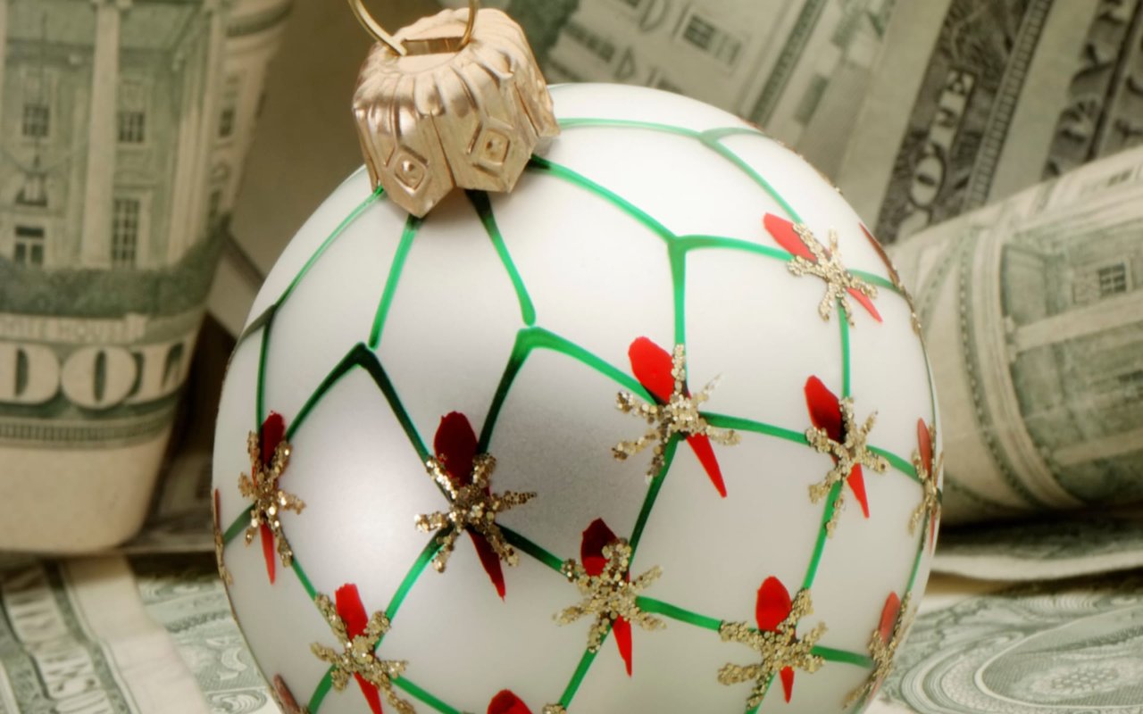 5 Money Saving Tips to Stretch Your Holiday Budget