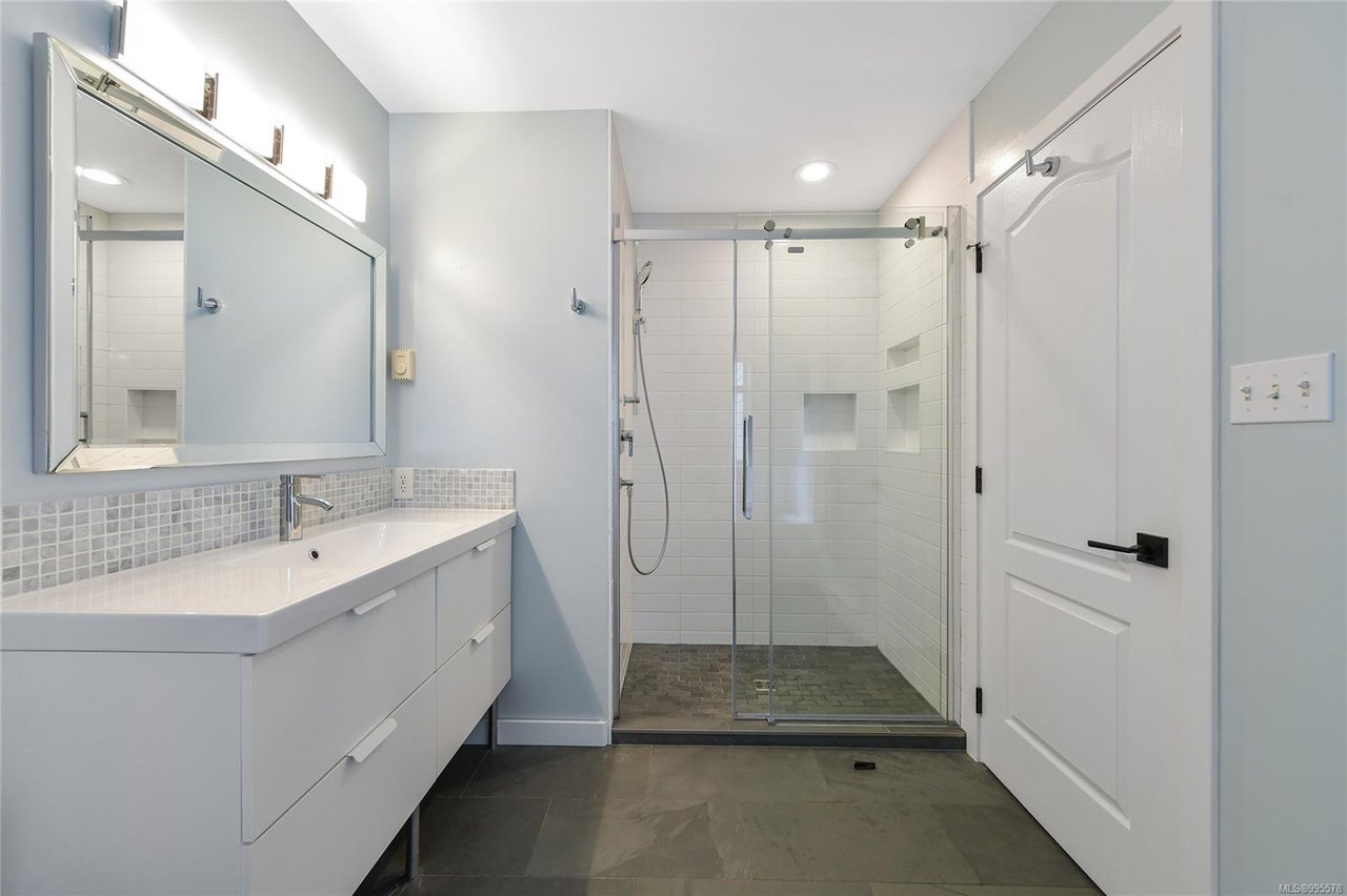 12-127 Aldersmith Pl