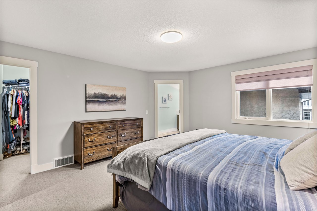 19 Tom Hoppe Mews SW