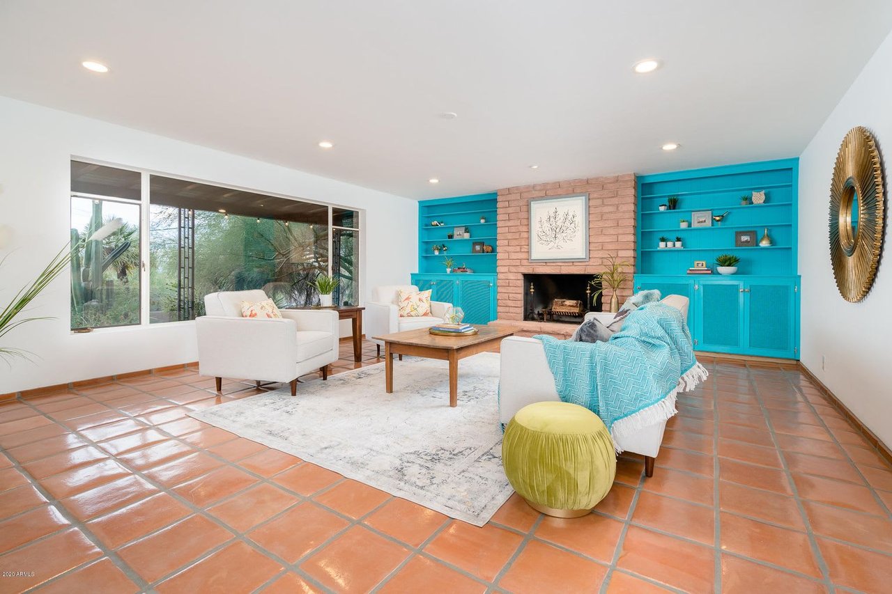 5222 N SADDLE ROCK DRIVE
