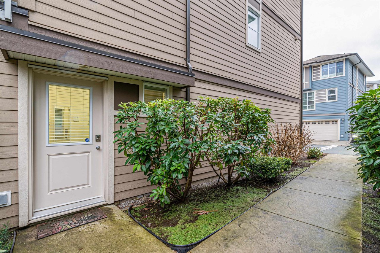 46-15405 31 Ave
