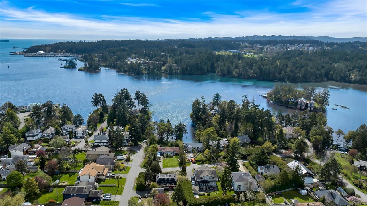 36 Tovey Cres, View Royal